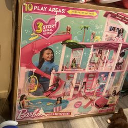 Barbie Dream House 