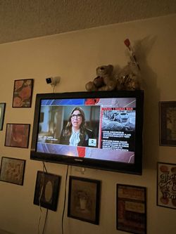 32 Inch Toshiba Flat Screen