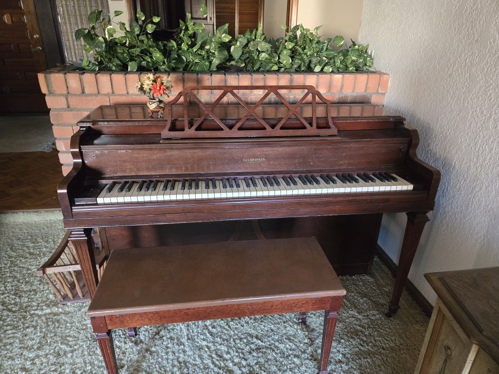 Piano Gulbransen $50!!!