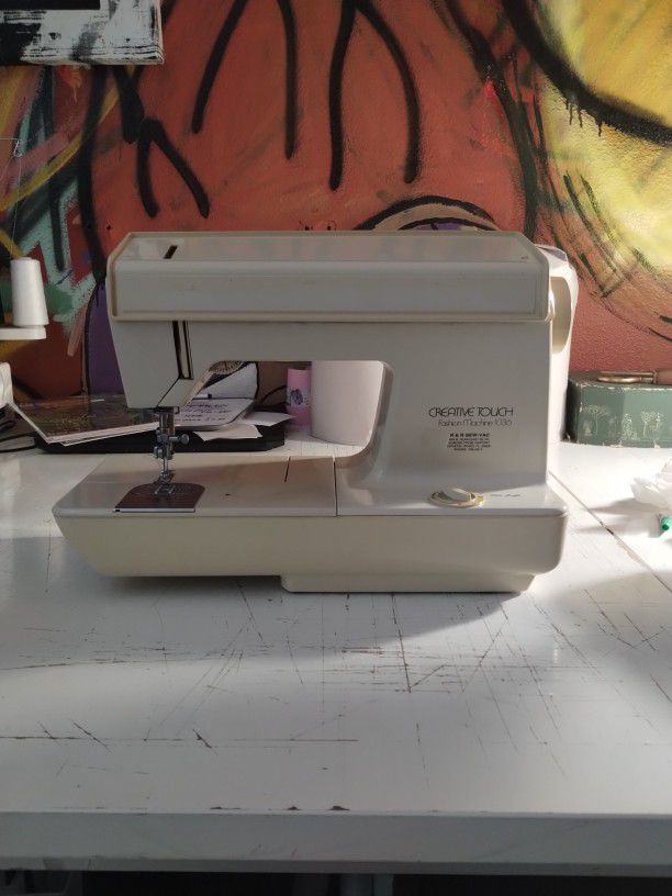 Singer Creative Touch Sewing Machine 
