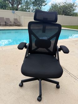 Mesh office chair