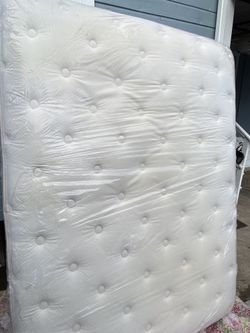 Queen Size Mattress And Boxspring