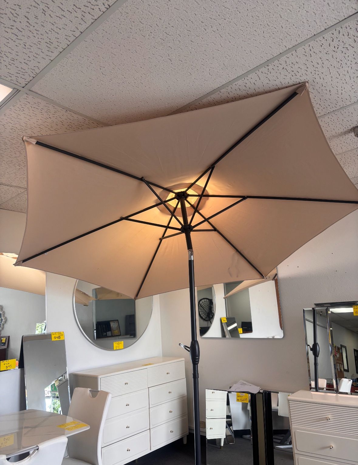 $20.00!!! New 7.5’ Patio Umbrella push button tilt crank open (base sell seperate)