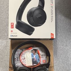 JBL Tune 520BT - Wireless On-Ear Headphones