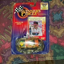 Al Overview 
+3 
The item is a Winner's Circle Stock Car 
Series 1998 Chevrolet Monte Carlo 
featuring Dale Earnhardt's #3 car. 
It is a 1:43 scale di