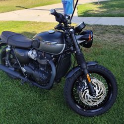 2022 Triumph Bonneville T120 Black