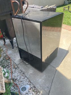 Wine / beverage fridge