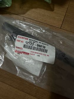 Toyota 52(contact info removed)0 Rear Bumper Moulding 2018-2024 Toyota Camry (contact info removed)