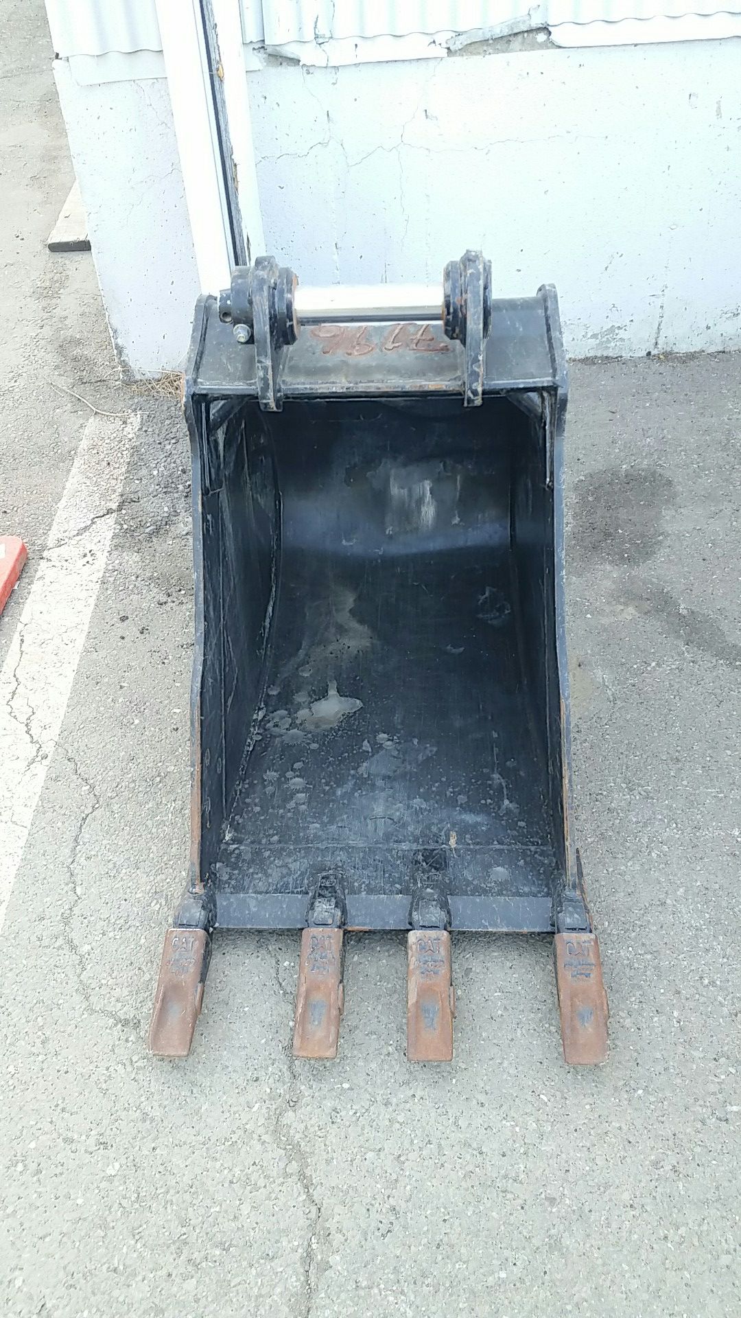 Backhoe hydraulic bucket,24'