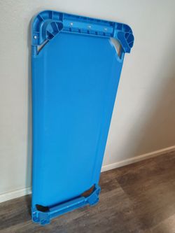 Stackable daycare cot
