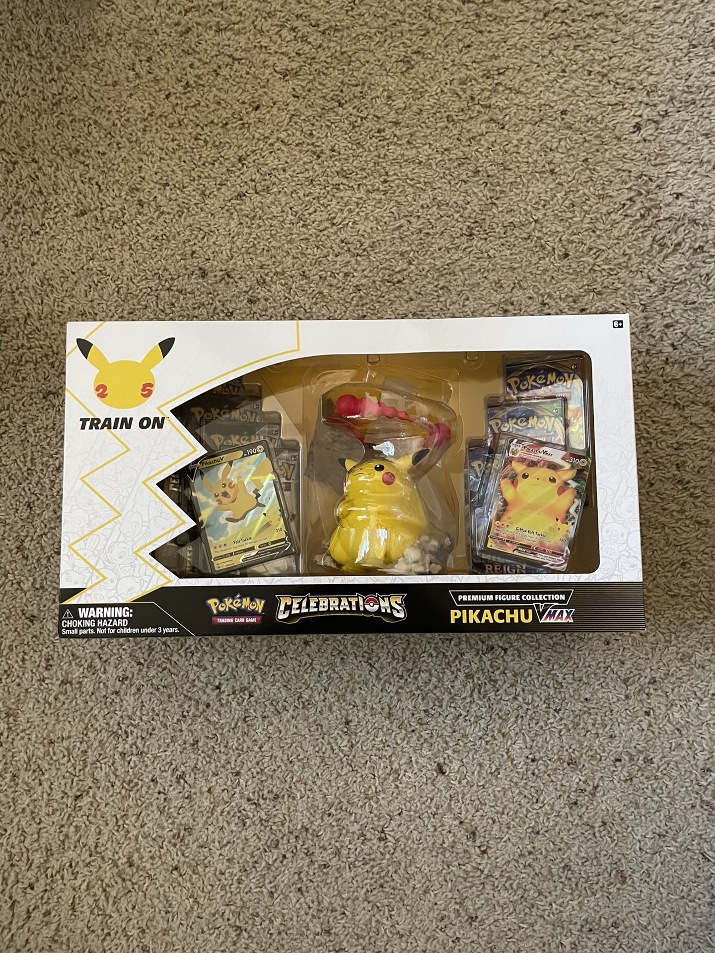 Pokémon Celebrations Pikachu Premium Figure Collection 
