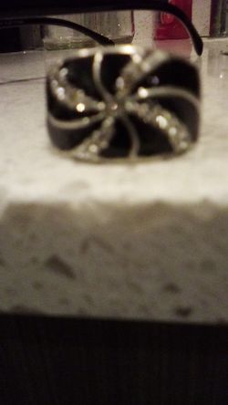 Ladies Ring SiZe 8
