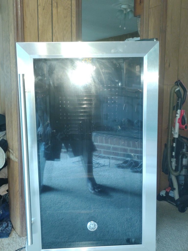 GE Wine Fridge 