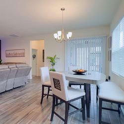 Comedor/ Dinning room