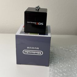 Nintendo 3DS Startup Sound Keychain - Nintendo Museum Collection open box