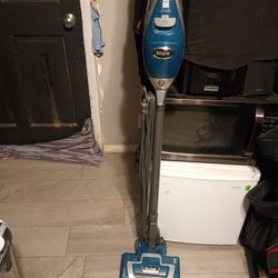 Shark Rocket Deluxe Pro Vacuum Cleaner