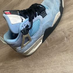 Jordon 4 University blue