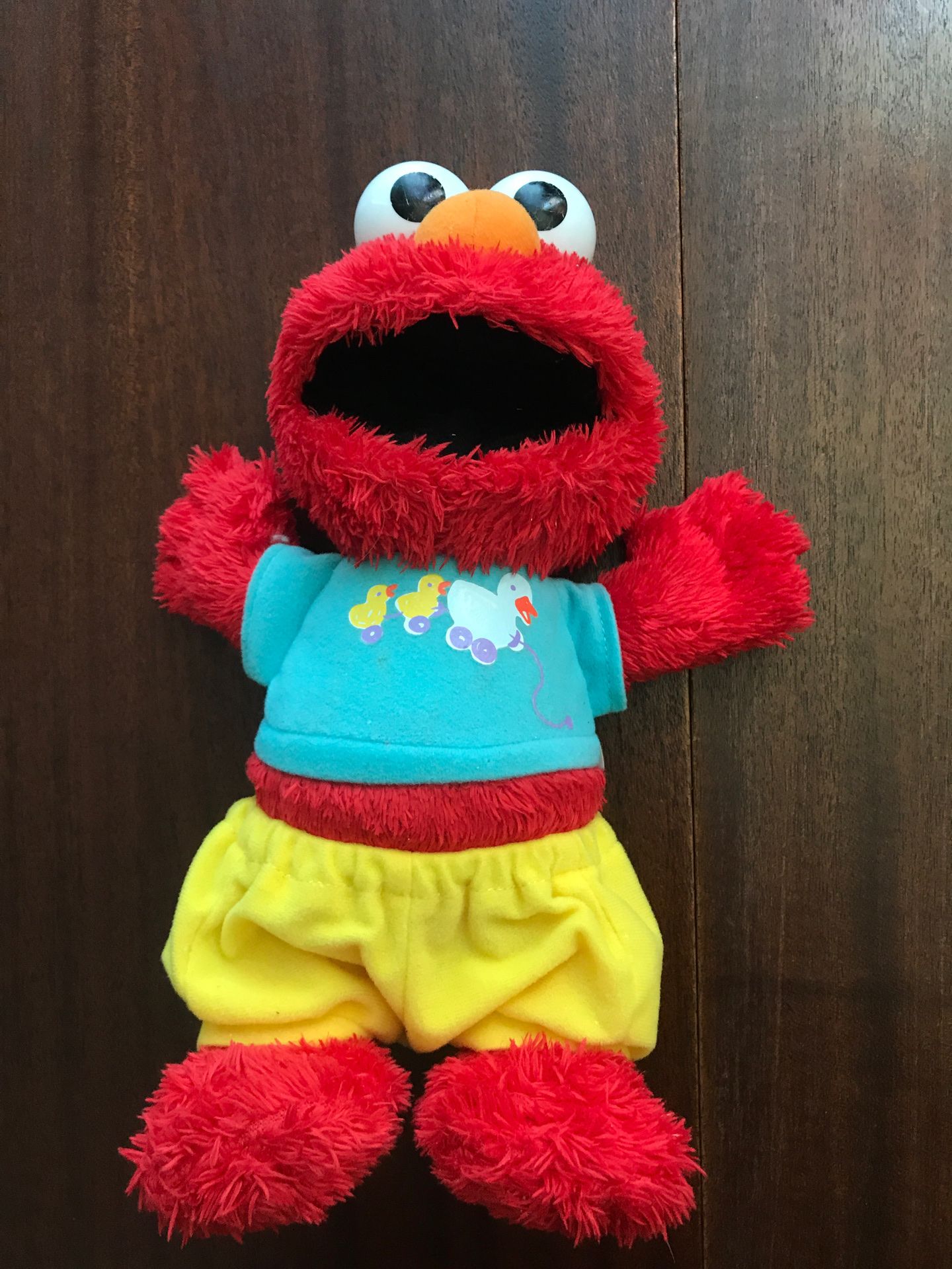 Elmo talks