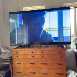 75” Roku Television 