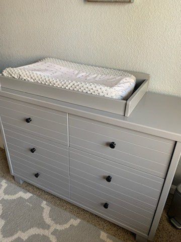 Chest/changing topper and crib set