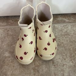 Rain boots 