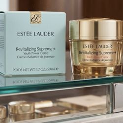 Estee Lauder face cream Yourh revitalizing brand nee authentic, Retail $150