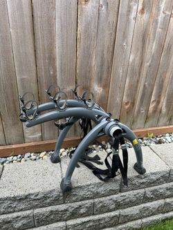 Saris trunk bike rack for 3 bikes