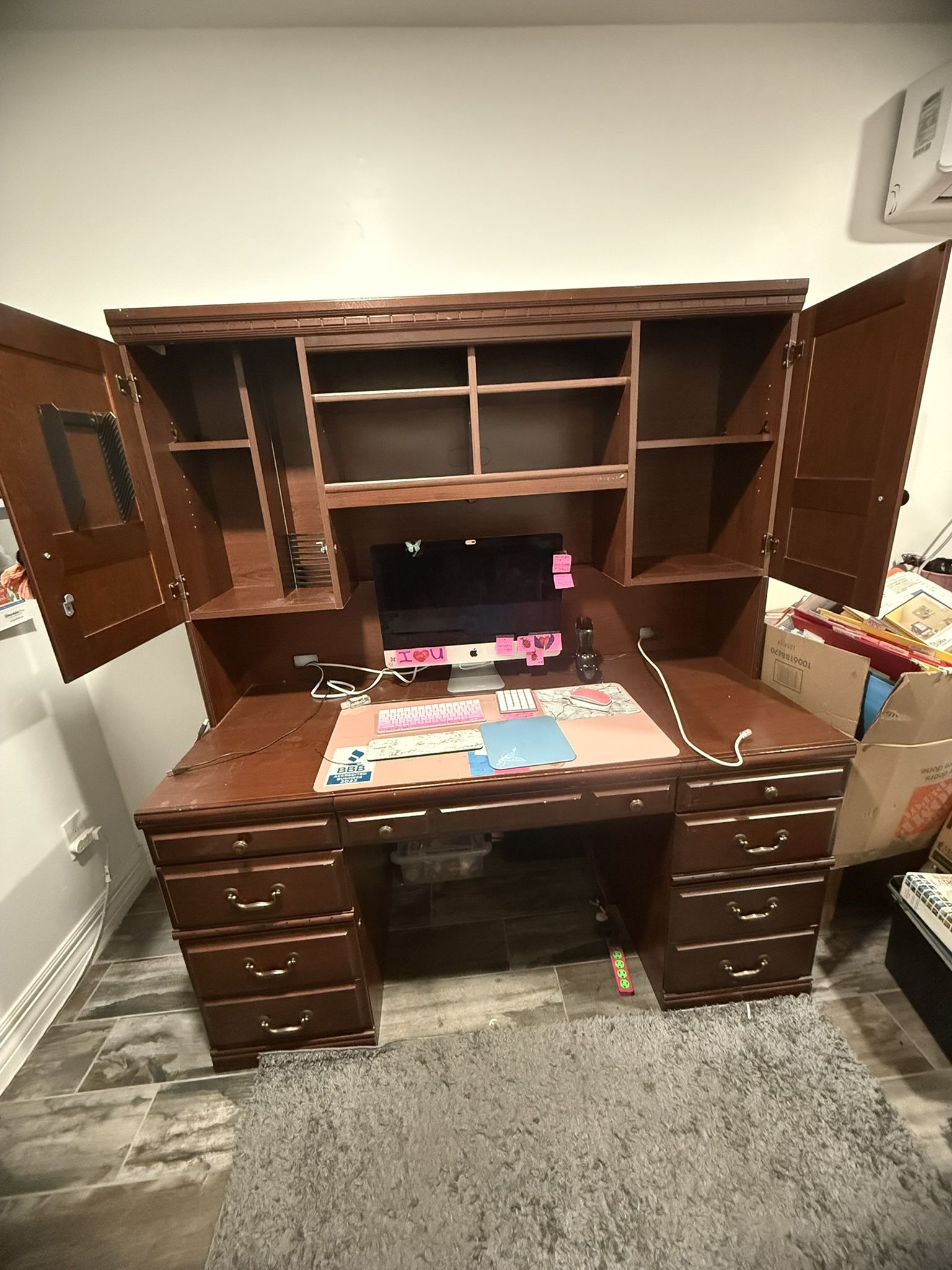 Executive Hutch Desk