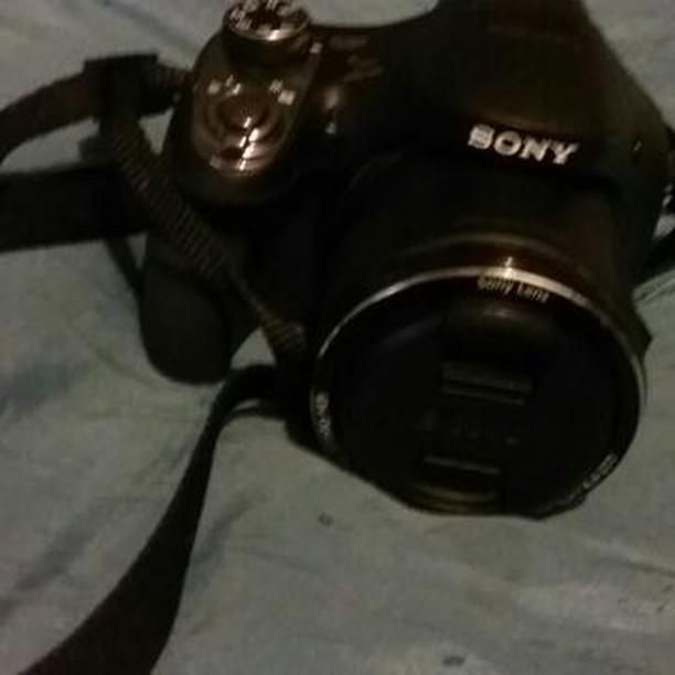 Sony camera brand new has charger.
