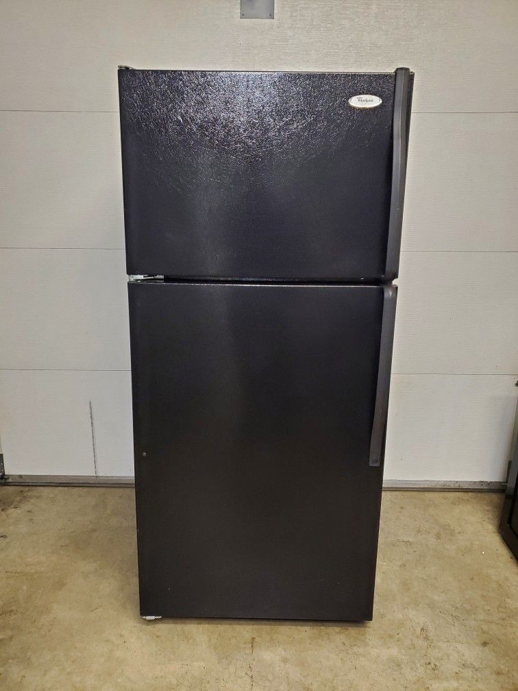 Whirlpool refrigerator (Delivery Available)