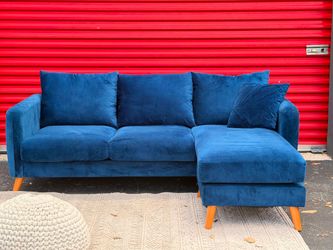 Beautiful velvet couch