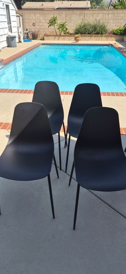 Set Of 4 black dinning chairs.    💥💥💥💥💥