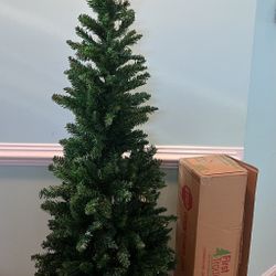 6’ Pencil Slim Artificial Christmas Tree 