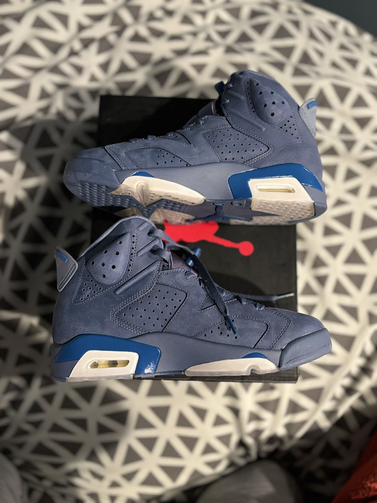 AIR JORDAN 6 RETRO