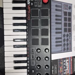 Akai MPK Mk2 And Novation LAUNCH KEY25