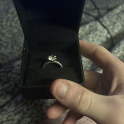 Dimond Ring Size 9