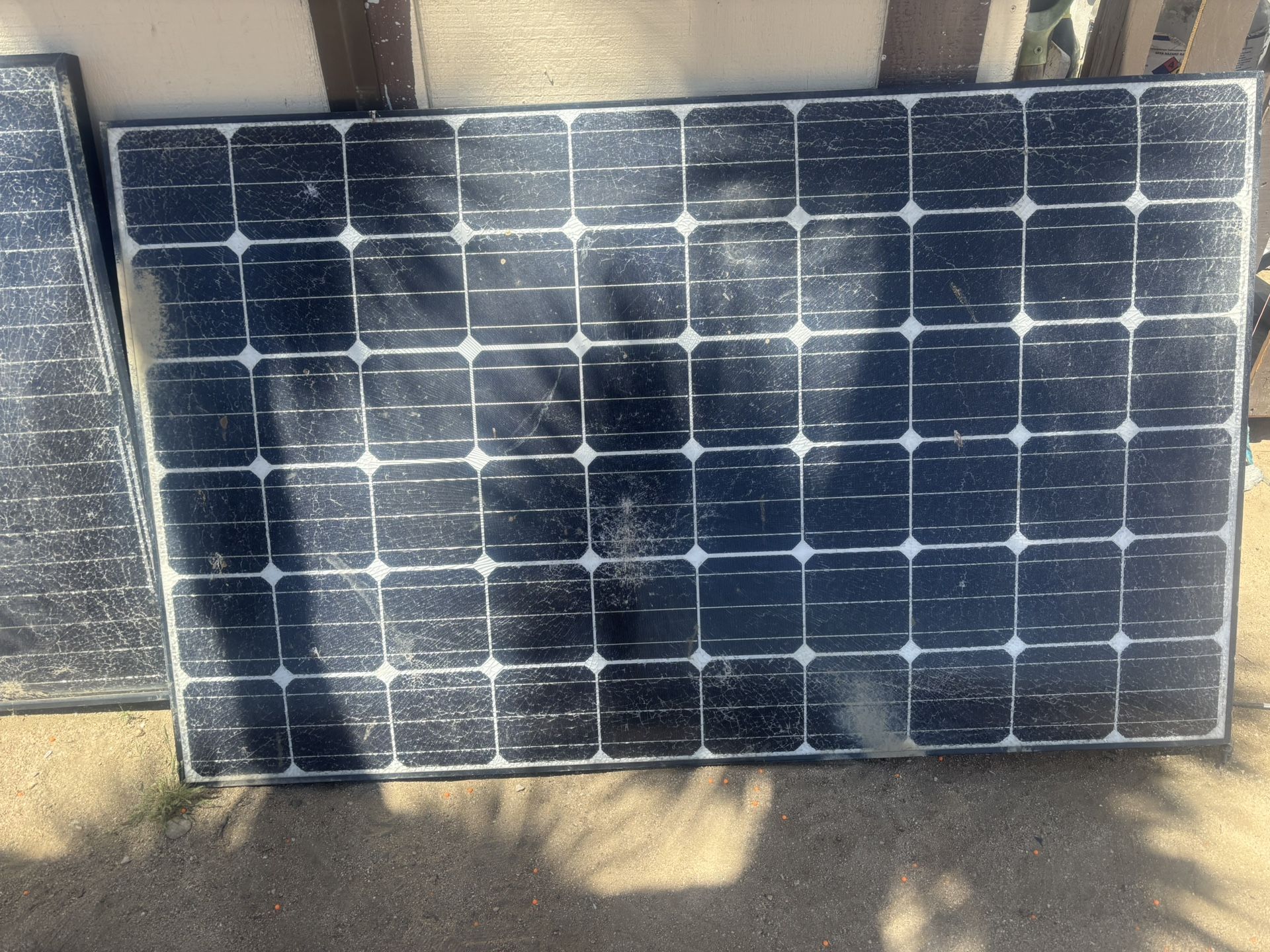 2 Solar Panels 260 Watts Each