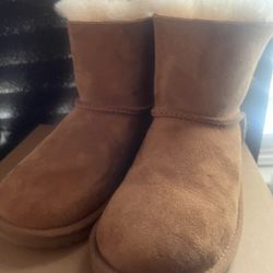 Size 1 Ugg Boots 