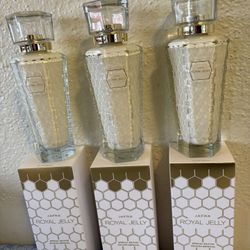 Jafra Royal Jelly Crema Facial hidratante Con Jalea Real  6.7 Onzas Por $125.00 Cada Una