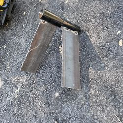 Hinge Hills 2 Piece 200$
