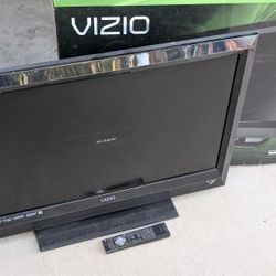 Vizio 32" LCD HDTV