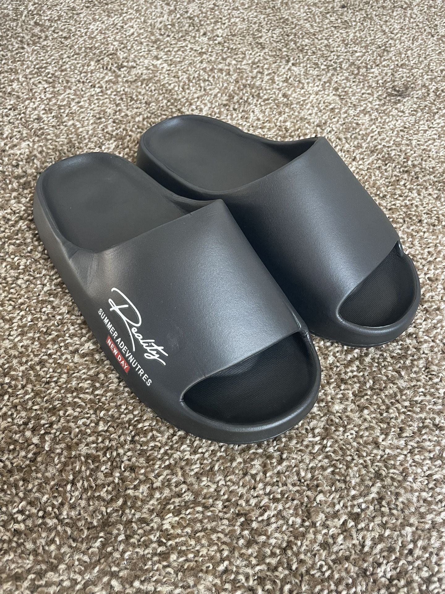 1 Pair Unisex Thick Soft Slippers, Durable and Comfortable Indoor/Outdoor Slip-on Shoes with Textured Sole Design