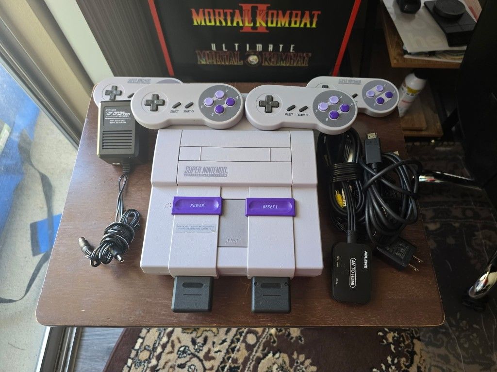 Original Super Nintendo + 5 Games + 4 Controllers + HDMI Converter