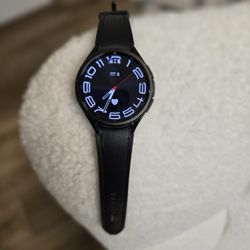 Samsung Galaxy Watch 6 Classic — excellent condition, charger included