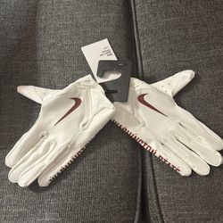 Brand new with tags Men’s Nike Washington State Football 🏈 gloves size large 