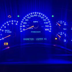 03-06 GMC Chevy Cluster Speedometer Odometer