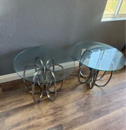 Set of two rare vintage Mid-Century Modern sculptural chrome and glass side table designed by Milo Baughman for Design Institute of America 1970s end
