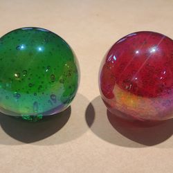 2 Beautiful Paperweights With Controlled Bubbles 