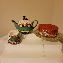 Mary Engelbreit Christmas Teapot  Cup And Sauce Bundle 