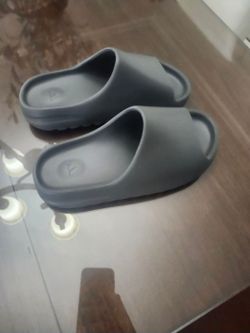 Yeezy Slides Slate Gray